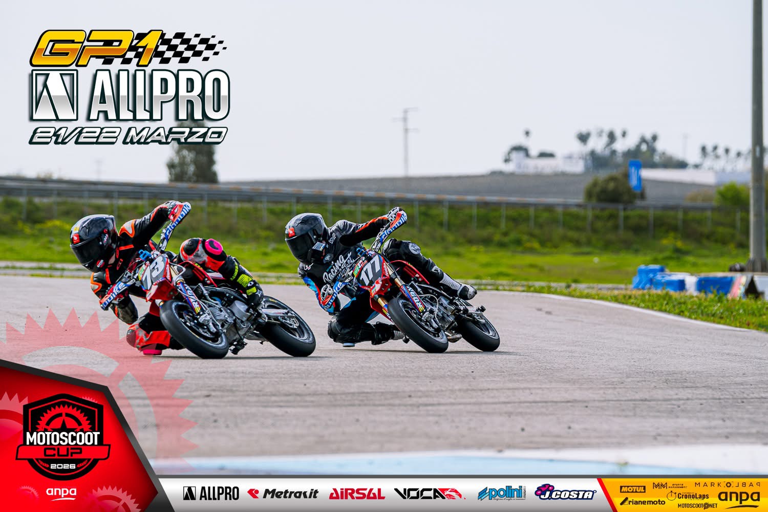 Roan Pit bike supermotard en la pista 